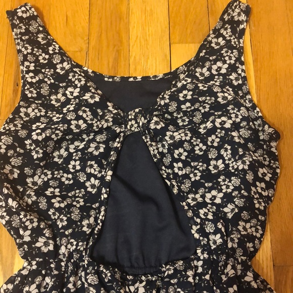 Floral open back dress - Picture 3 of 4